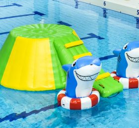 WG1-015 Jogo de piscina de parque de esportes aquáticos inflável de tubarão